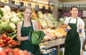 Quels Métiers Propose Grand Frais Dans Ses Offres D'Emploi Actuelles 16 employes et vendeurs en supermarche frais