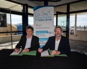 Quels sont les meilleurs conseils pour trouver un emploi en RH à La Rochelle 4 personnes en entretien dembauche dynamique la rochelle